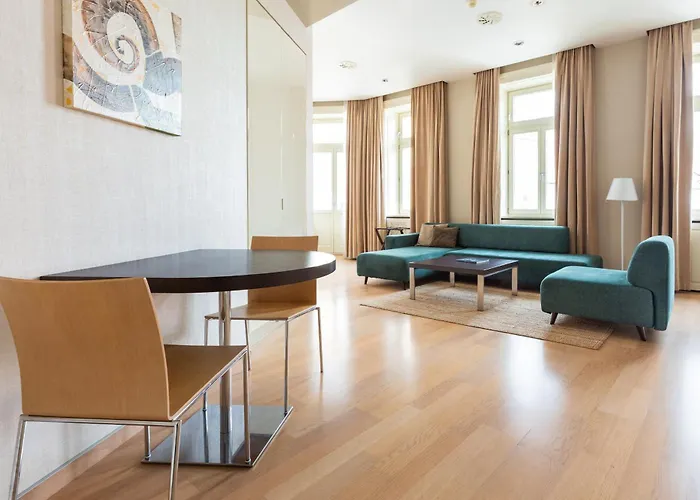 Roset Hotel & Residence